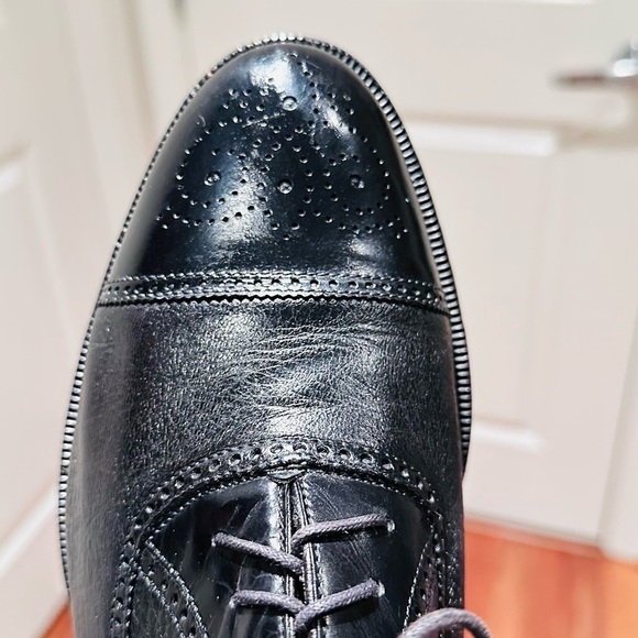 Bruno Magli Medallion  Oxfords. - Picture 10 of 11